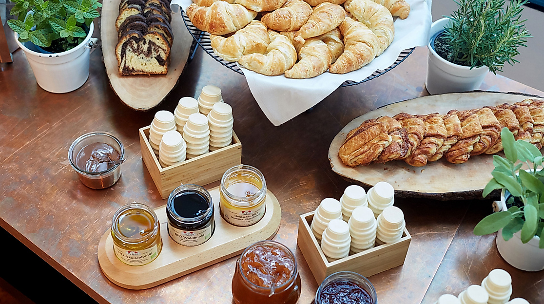 Breakfast Hotel Scandic Hamburg Emporio