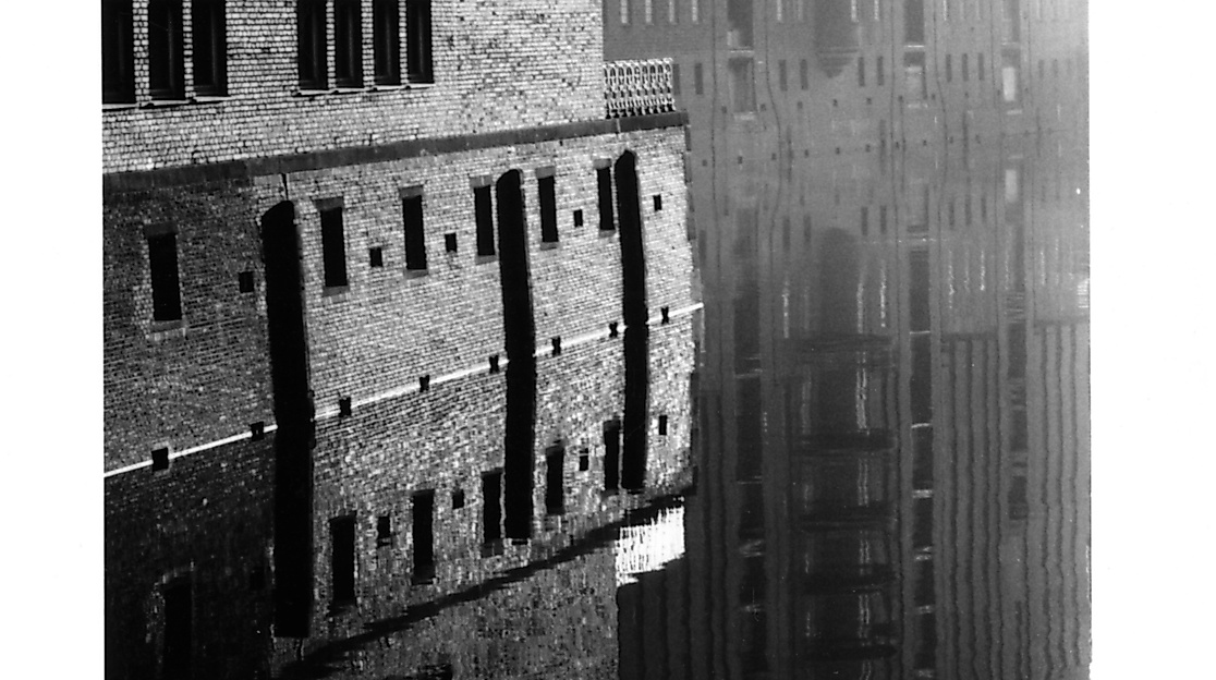 larry_lazarus_reflection_speicherstadt_credit_larry_lazarus