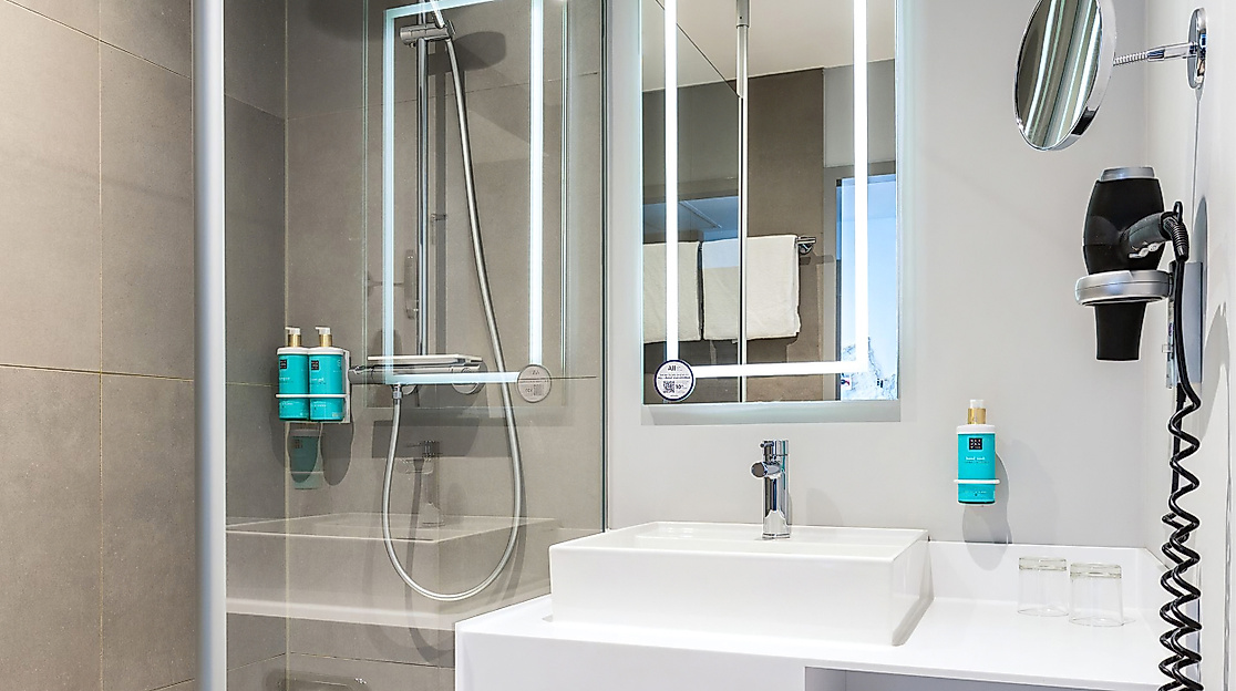 Hotel Novotel Hamburg City Alster: Bathroom