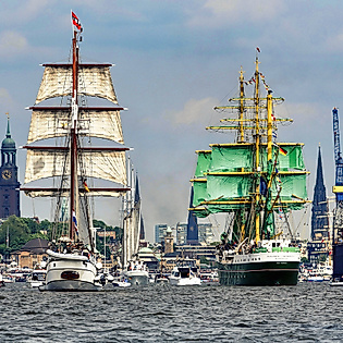 Port anniversary welcome parade
