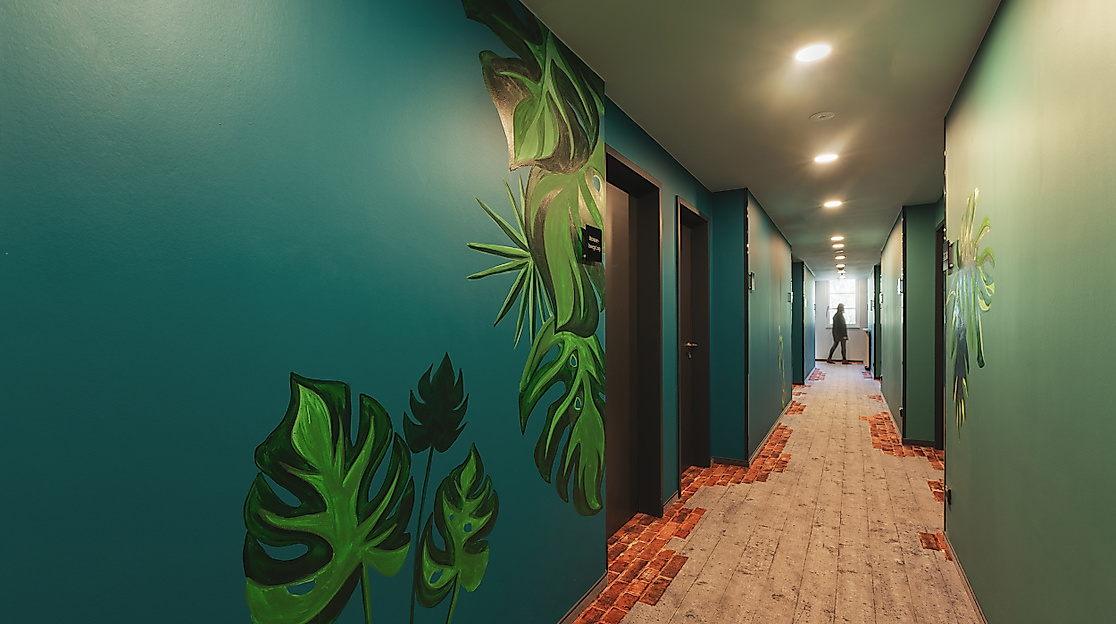 Holiday Inn - the niu Bricks Hamburg: Corridor