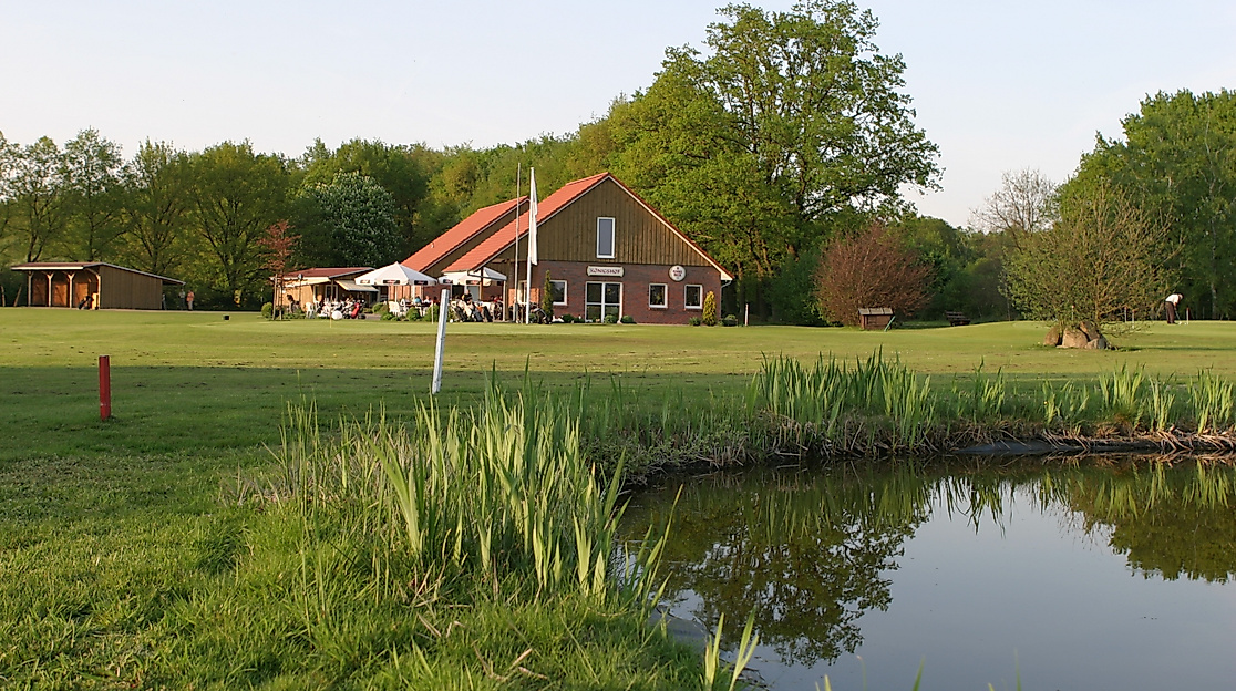 golfclub-sittensen_clubhaus-teich-bahn-18_c-golfclub-sittensen