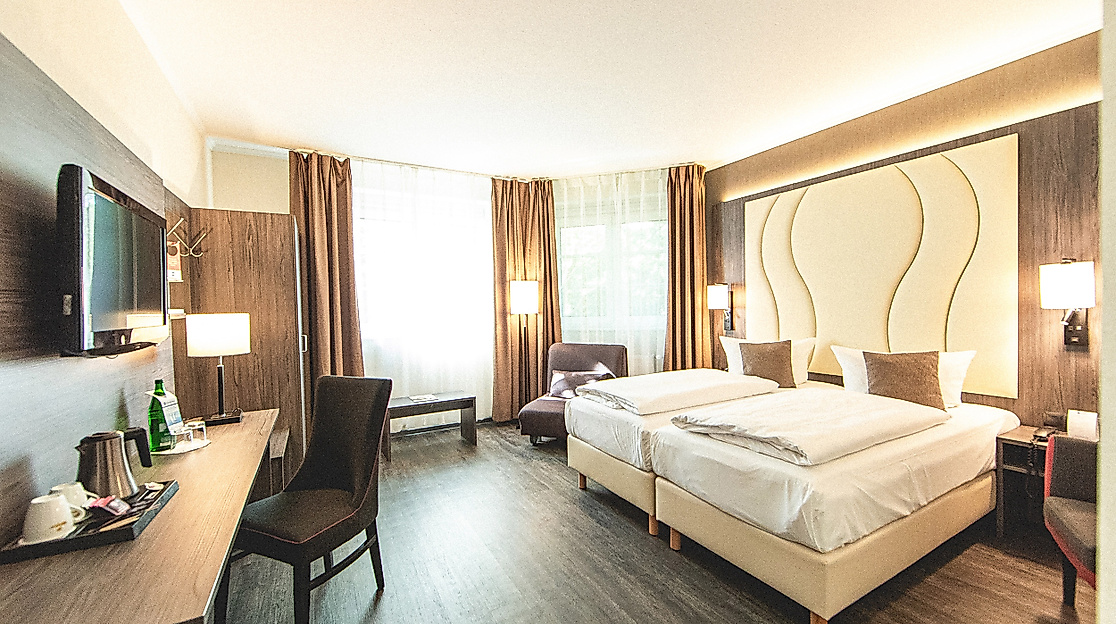 PLAZA INN Schmöker Hof: Double