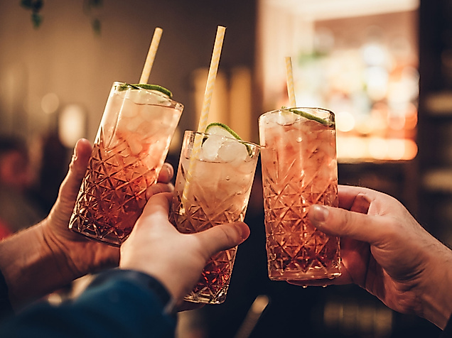stockbild-queerbar-adobestock-198144820-tobias-weber-erw-lizenz-web-2500x1500