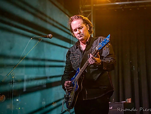 Downtown Live Club: RYAN McGARVEY