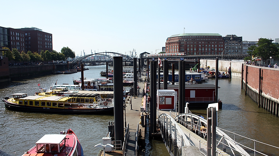 treffpunkt_pontonanlage_barkassen-buelow1cakw_2