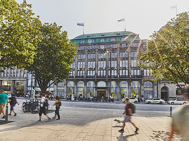 jungfernstieg_alsterhaus_c-2018-thisisjulia-photography-3