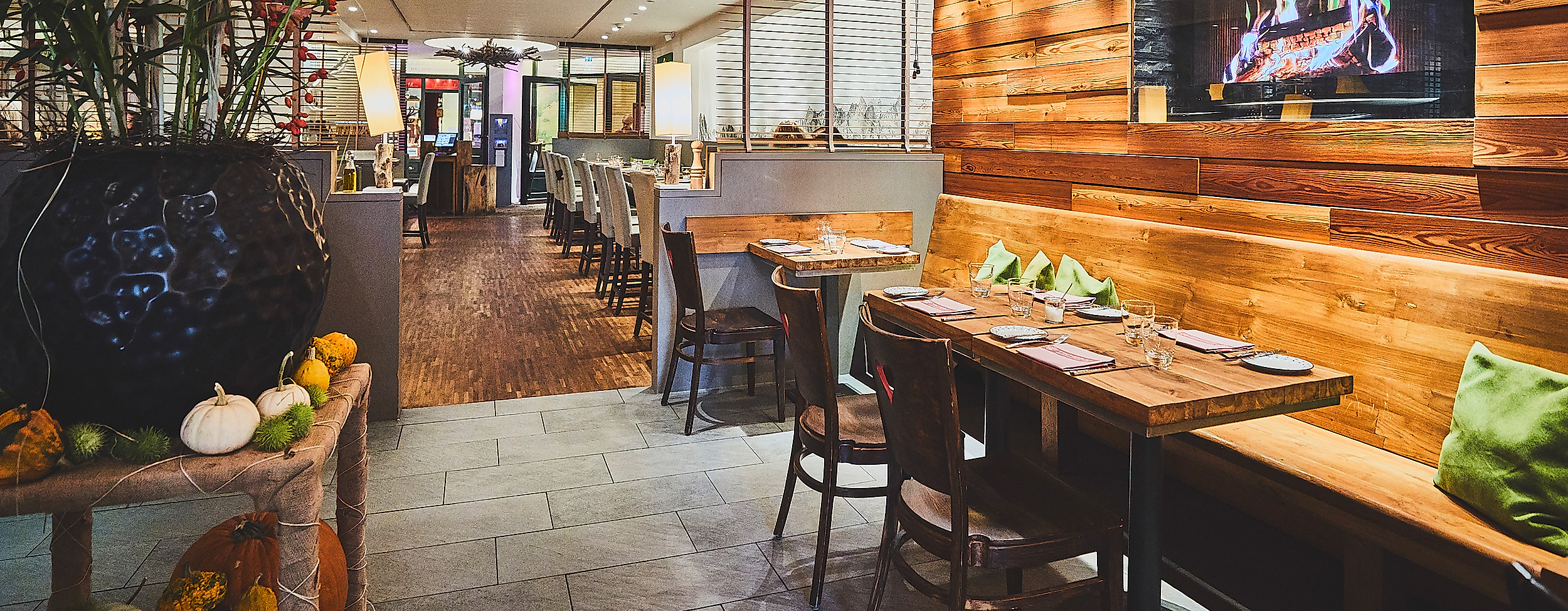 tschebull_c-2018-thisisjulia-photography-1