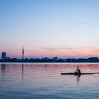 Evening boat tour on the Alster