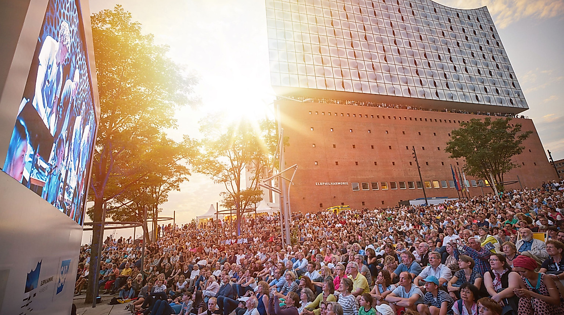 elbphilharmonie-konzertkino_open-air_c-claudia-hoehne