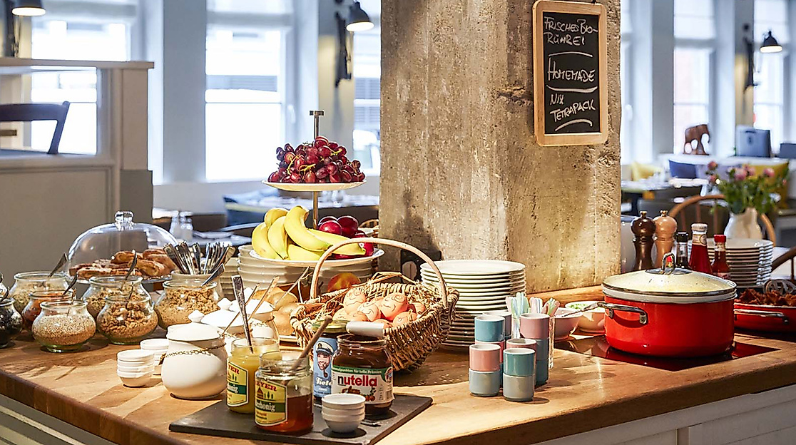 HENRI Hotels: Breakfast