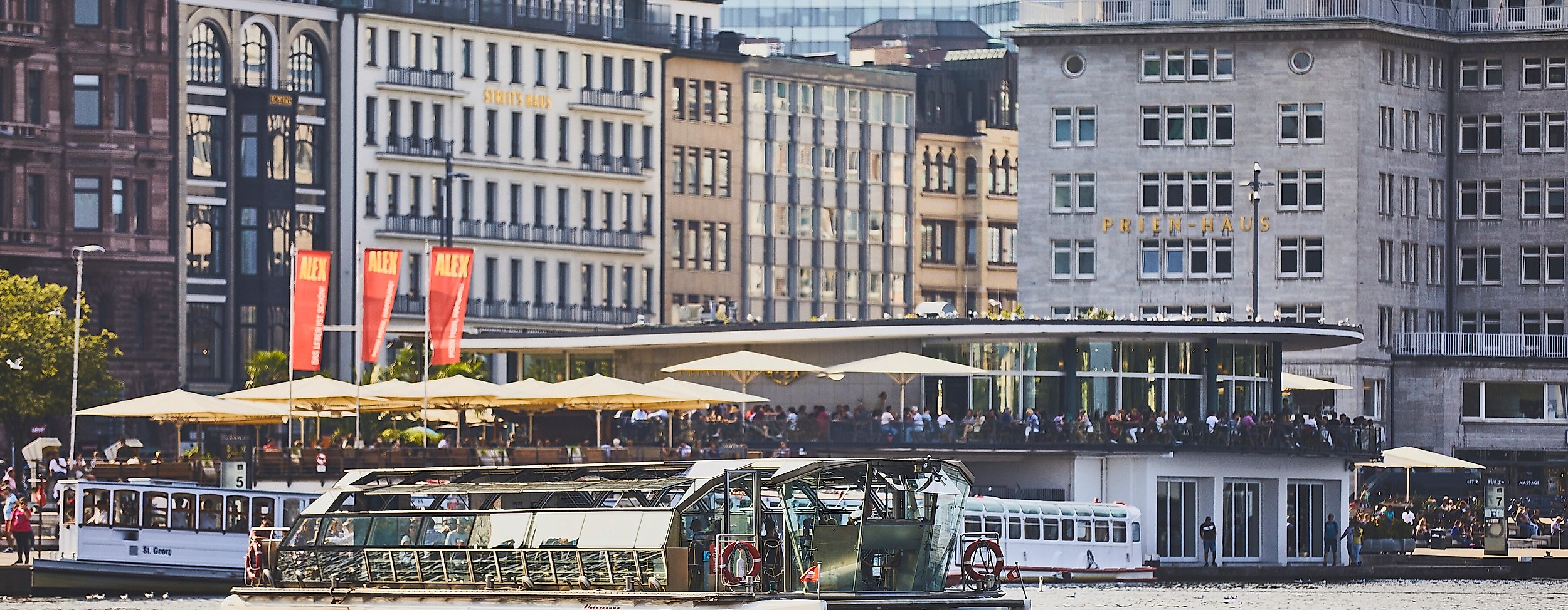 Alsterpavillon-JuliaSchwendner_Binnenalster_Alstersonne_230810-005_HiRes_AdobeRGB-Mediaserver Hamburg _