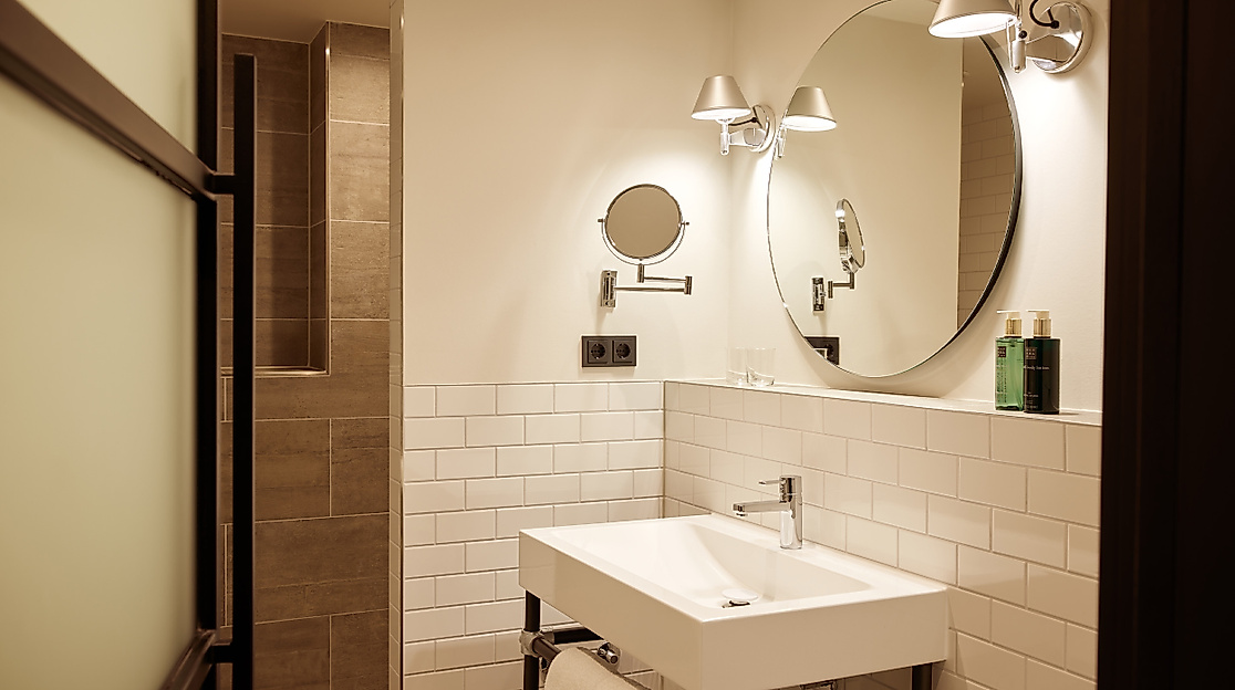 Hotel Gastwerk Hamburg: bathroom