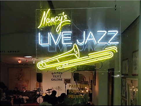 good-neon-sign-in-galerie