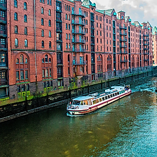 Harbour tour XXL Barkassen Meyer