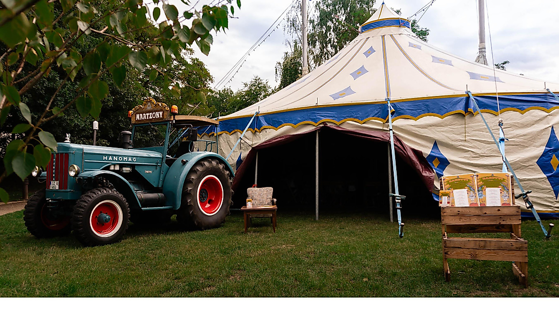 Zaretti hands-on circus