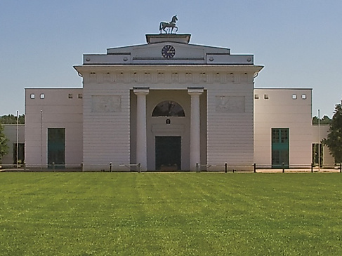 LandesgestuetRedefin(c)www.avik.deT.Jezerkowski