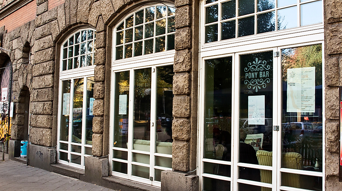 pony-bar_front_c-2018_tschreiber