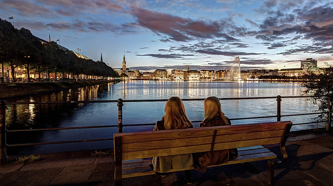 alster_binnenalster-abendstimmung_c-2013-andreas-vallbracht