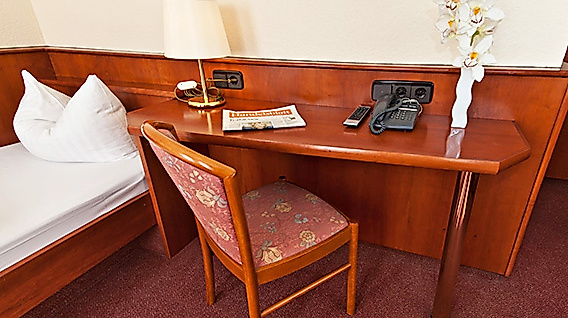 Novum Hotel Hagemann Hamburg Hafen: room example