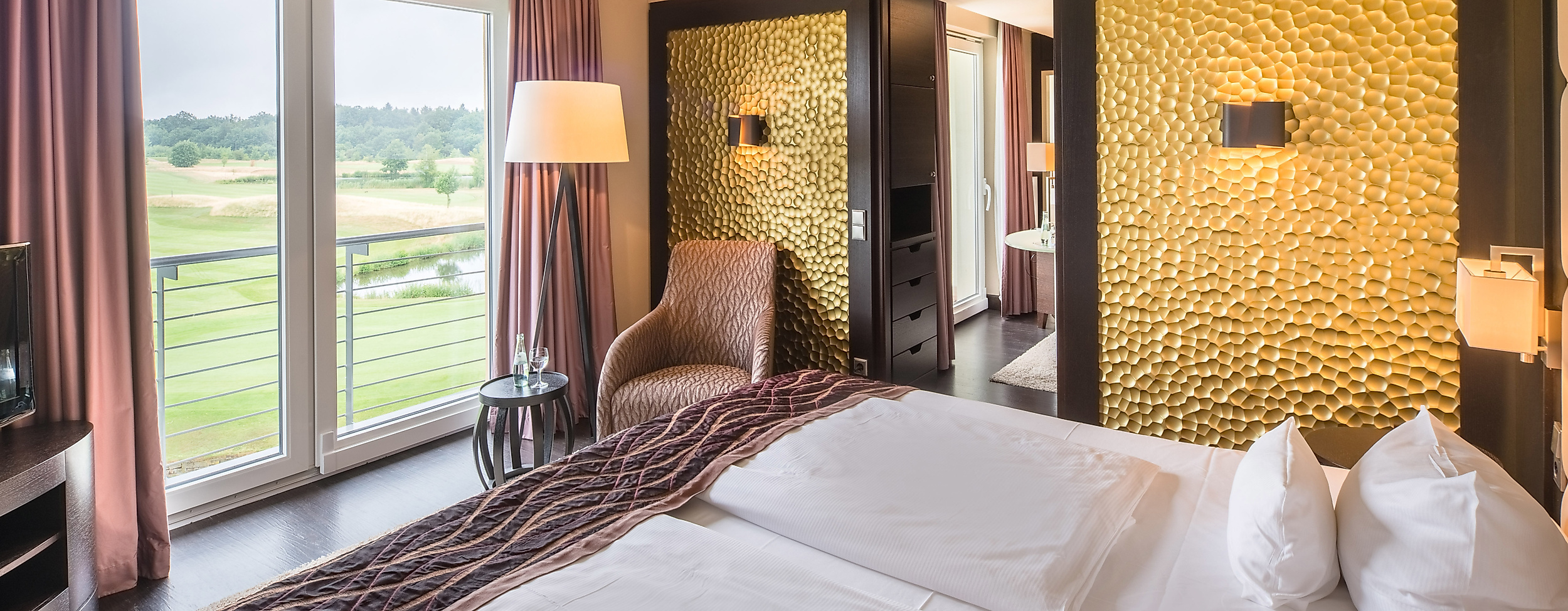 zimmer_golfer_suite_schlafzimmer_c-castanea-resort