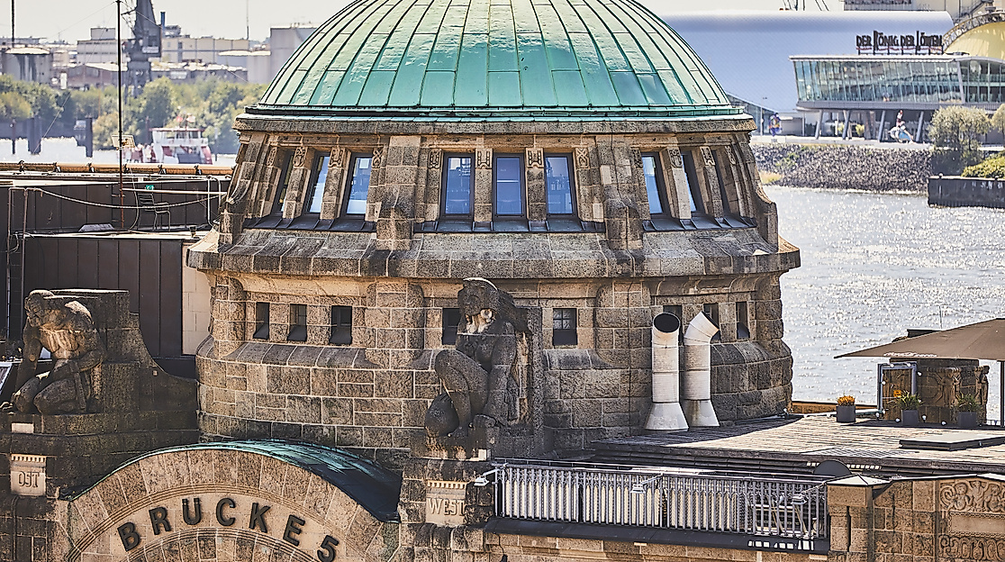 Tourist information at the Landungsbrücken Hamburg