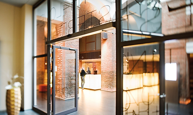 Mövenpick Hotel Hamburg: Reception