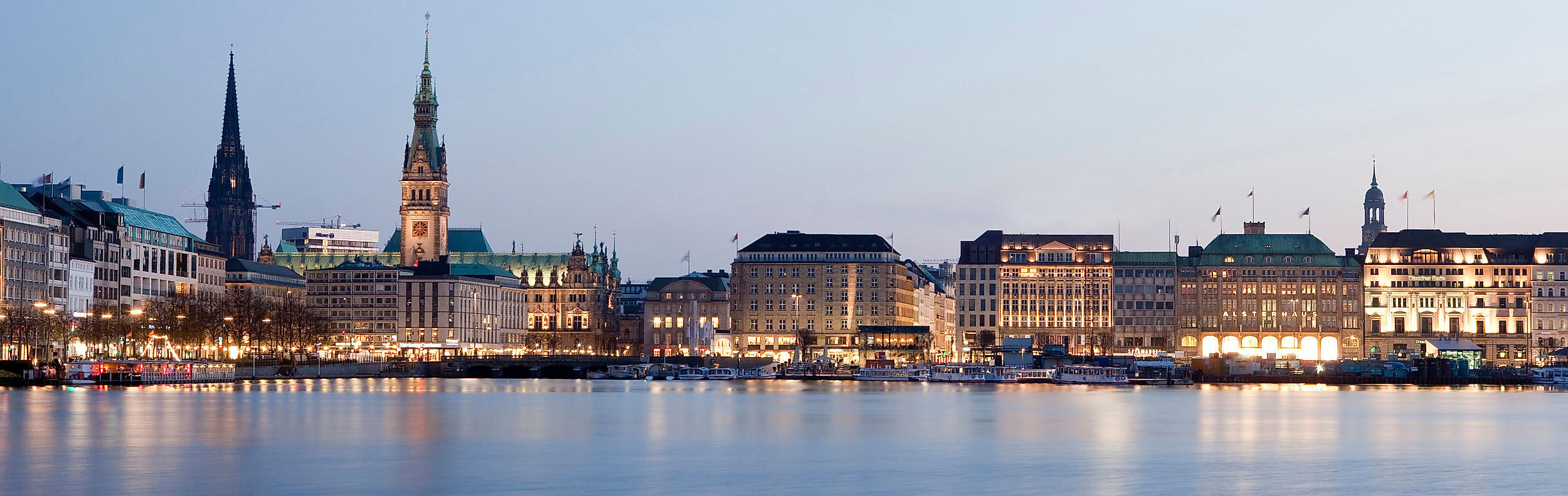Evening boat tour on the Alster