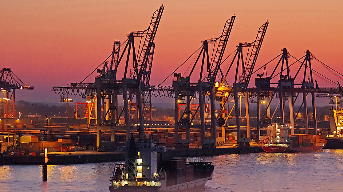 containerhafen_sonnenuntergang_c-ottmar-heinze