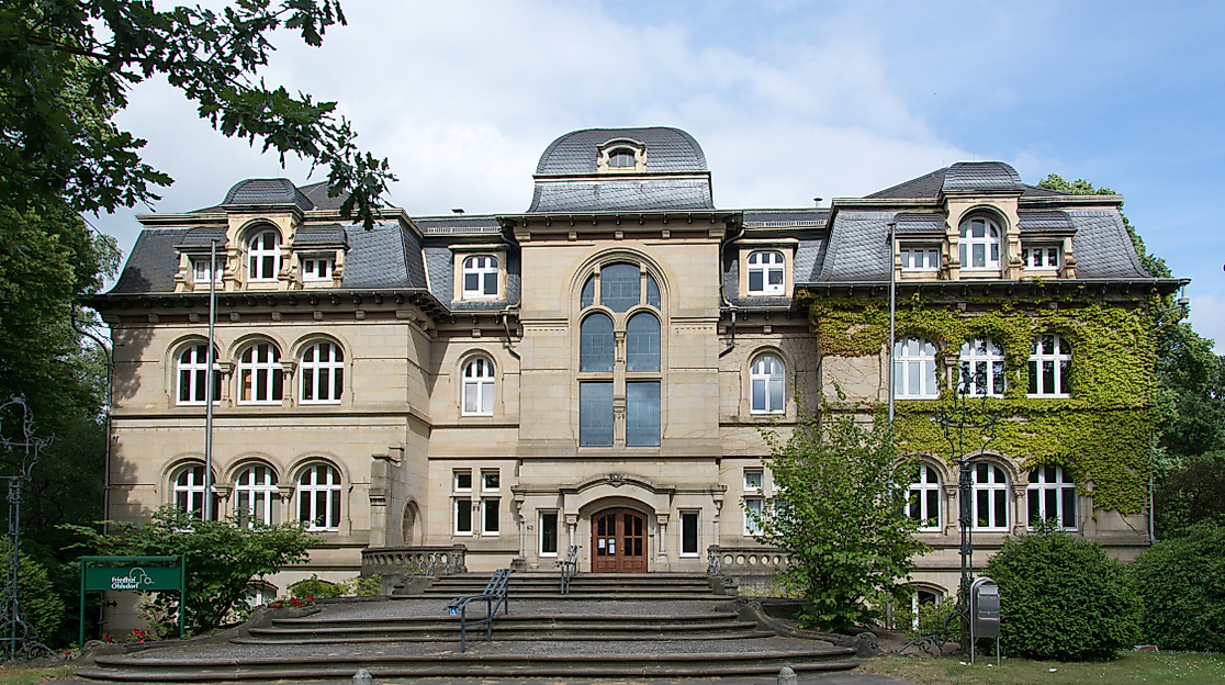 verwaltungsgebaeude_friedhof_ohlsdorfc_johannes-beschoner_8