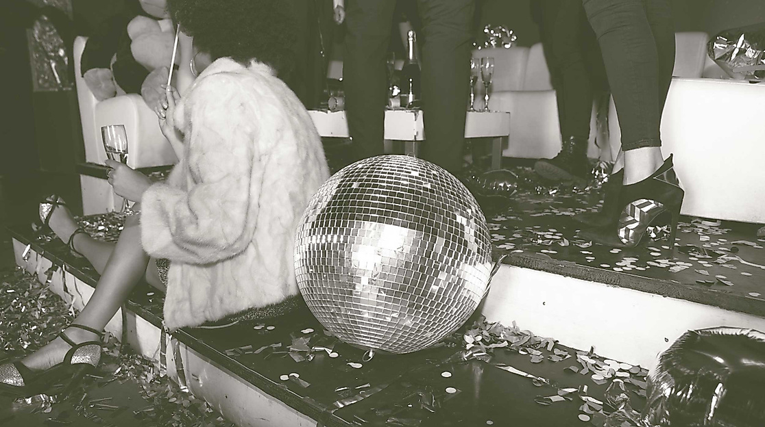 Discokugel-c-oneinchpunch-AdobeStock-181448420