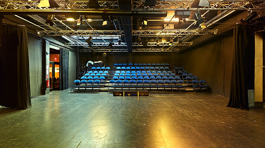 Theaters_Lichthof_innen_(c)Oliver Heinemann