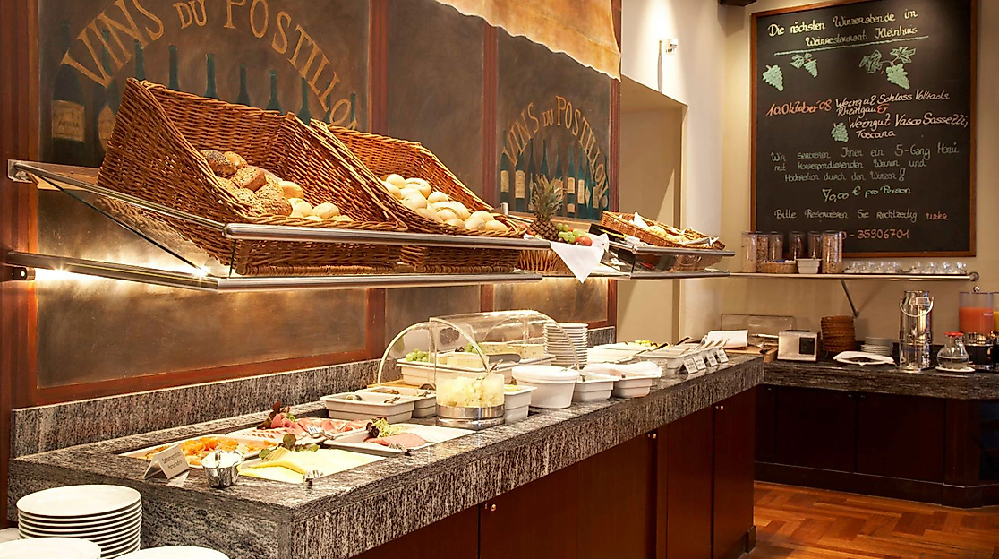 Hotel Baseler Hof Hamburg: Breakfast room