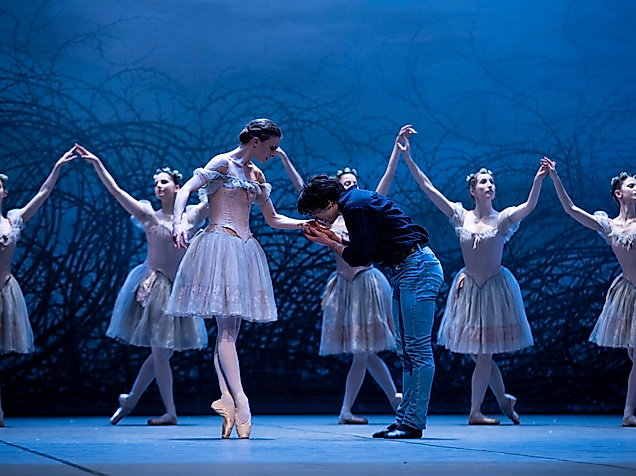 hamburger-ballettage-dornroeschen-c-kiran-west-web-2500x1500