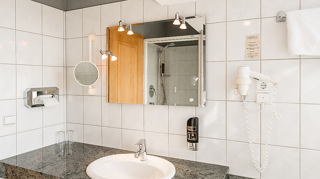 Hotel Ökotel Hamburg: Bathroom