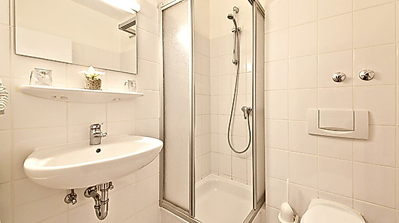 Novum Hotel Hagemann Hamburg Hafen: bathroom