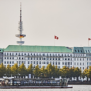 Galerie_Binnenalster_Alstersonne_C-2018-ThisIsJulia-Photography.jpg