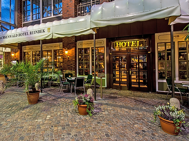 Sachsenwald Hotel Reinbek: Exterior View
