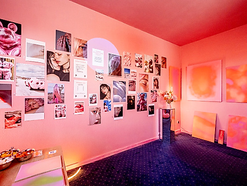 gross-altonale-kunstherbst-2024_raum-stefanie-steckhan_foto-henning-angerer_348