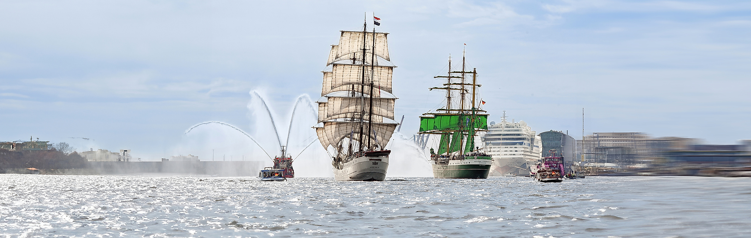 Port anniversary culmination parade