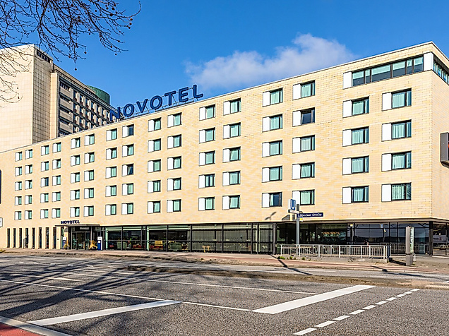 Hotel Novotel Hamburg City Alster: Exterior view