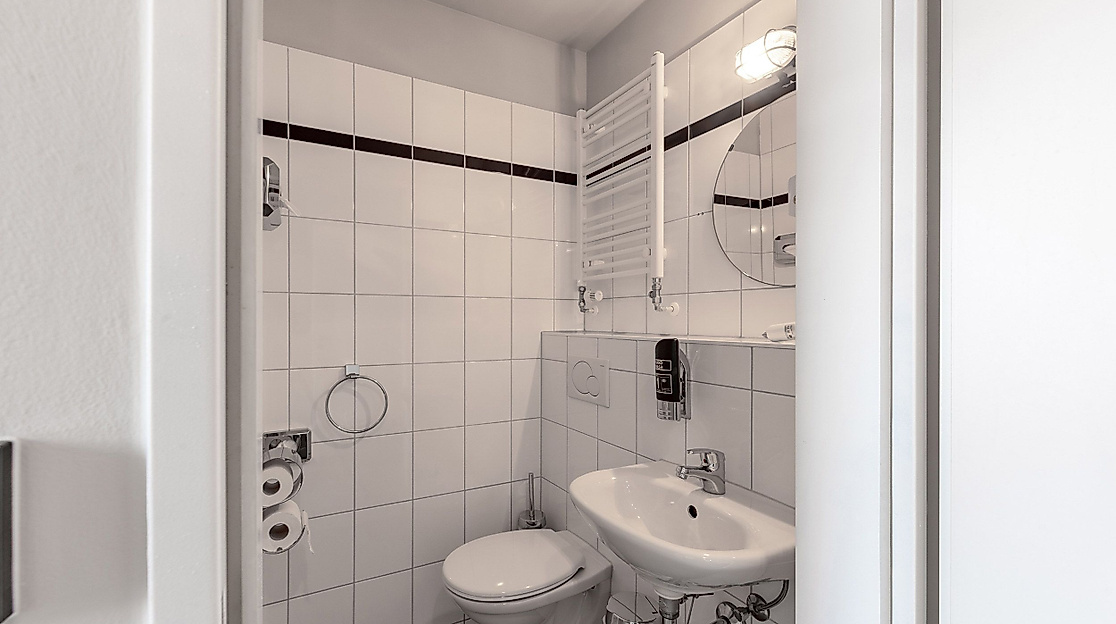 Hotel A&O Hamburg City: Bathroom