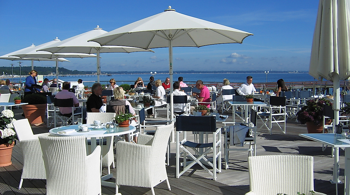 grand-hotel-seeschloesschen_seeterrasse_c-seeschloesschen_01