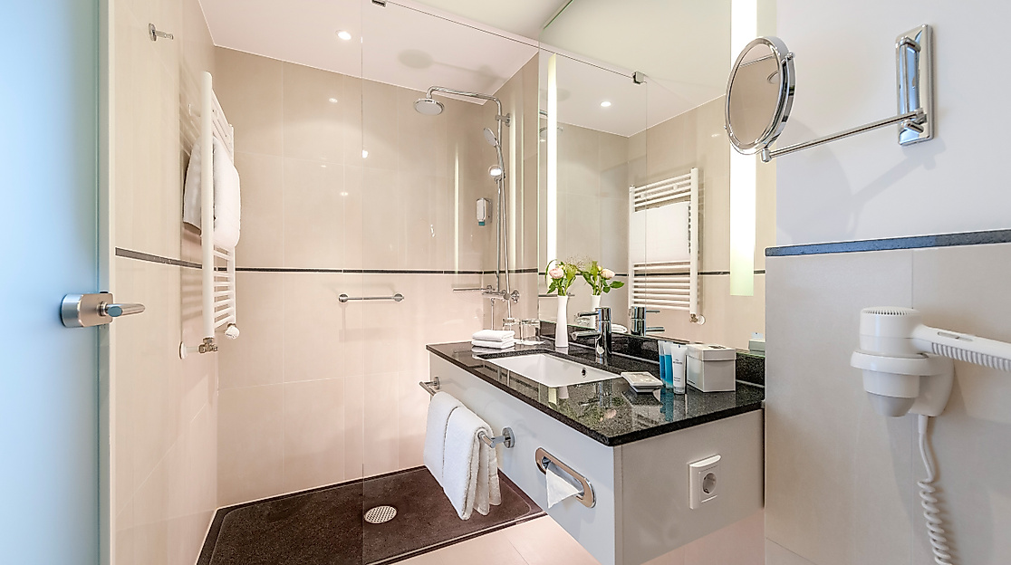 Dorint Hotel Hamburg Eppendorf: Bathroom