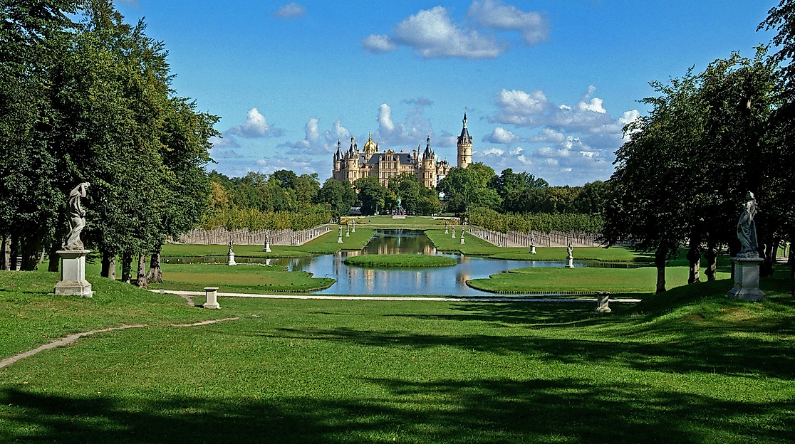 SchlossSchwerin_Garten(c)GabrieleBroecker_StaatlichesMuseumSchwerin