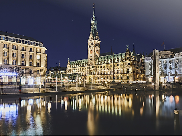 Package: Hamburg Reisen 4 for 3
