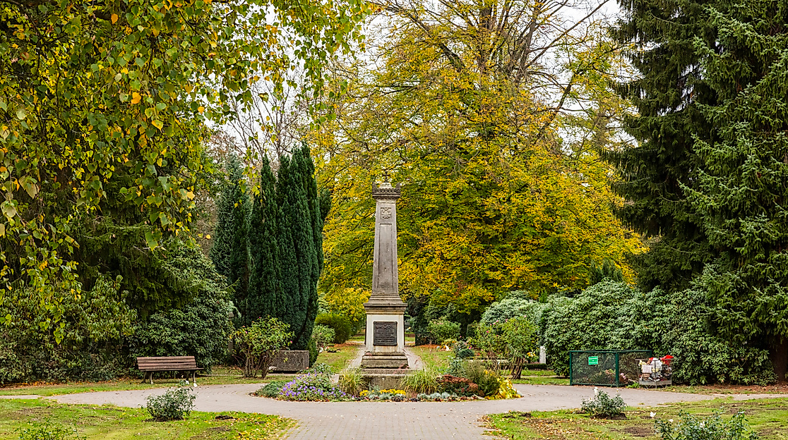 lee_maas_timo_sommer_hamburger_norden_friedhof_ohlsdorf_3000px_argb_331