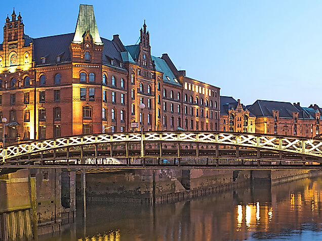 speicherstadt-poi-zollkanal-c-dam-andreas-vallbracht-web-2500x1500