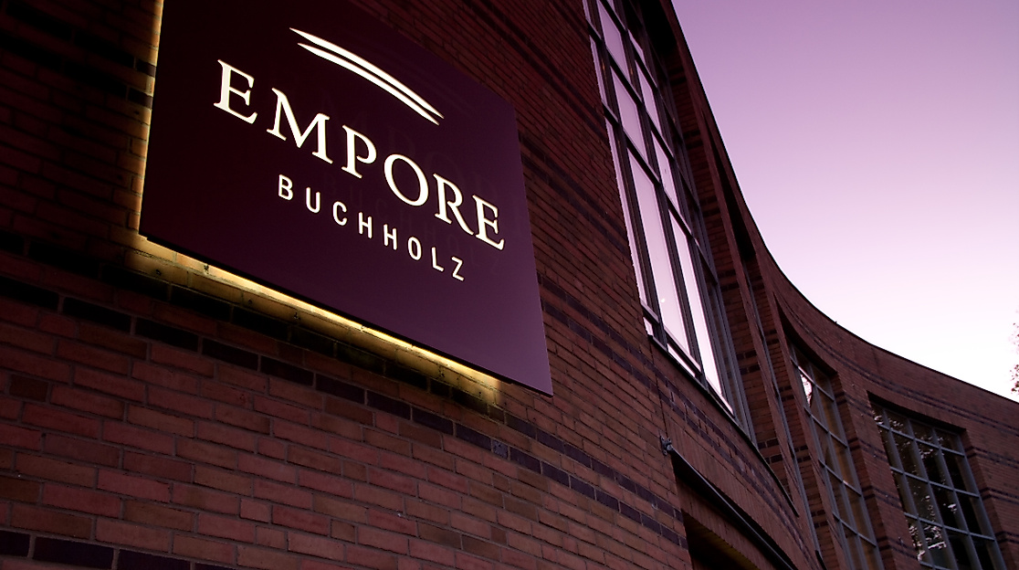EMPORE Buchholz_03_Name + Logo aussen