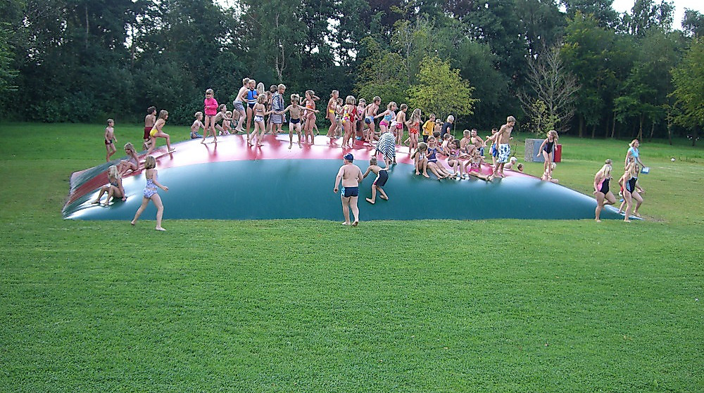 freibad_wesselburen_huepfkissen